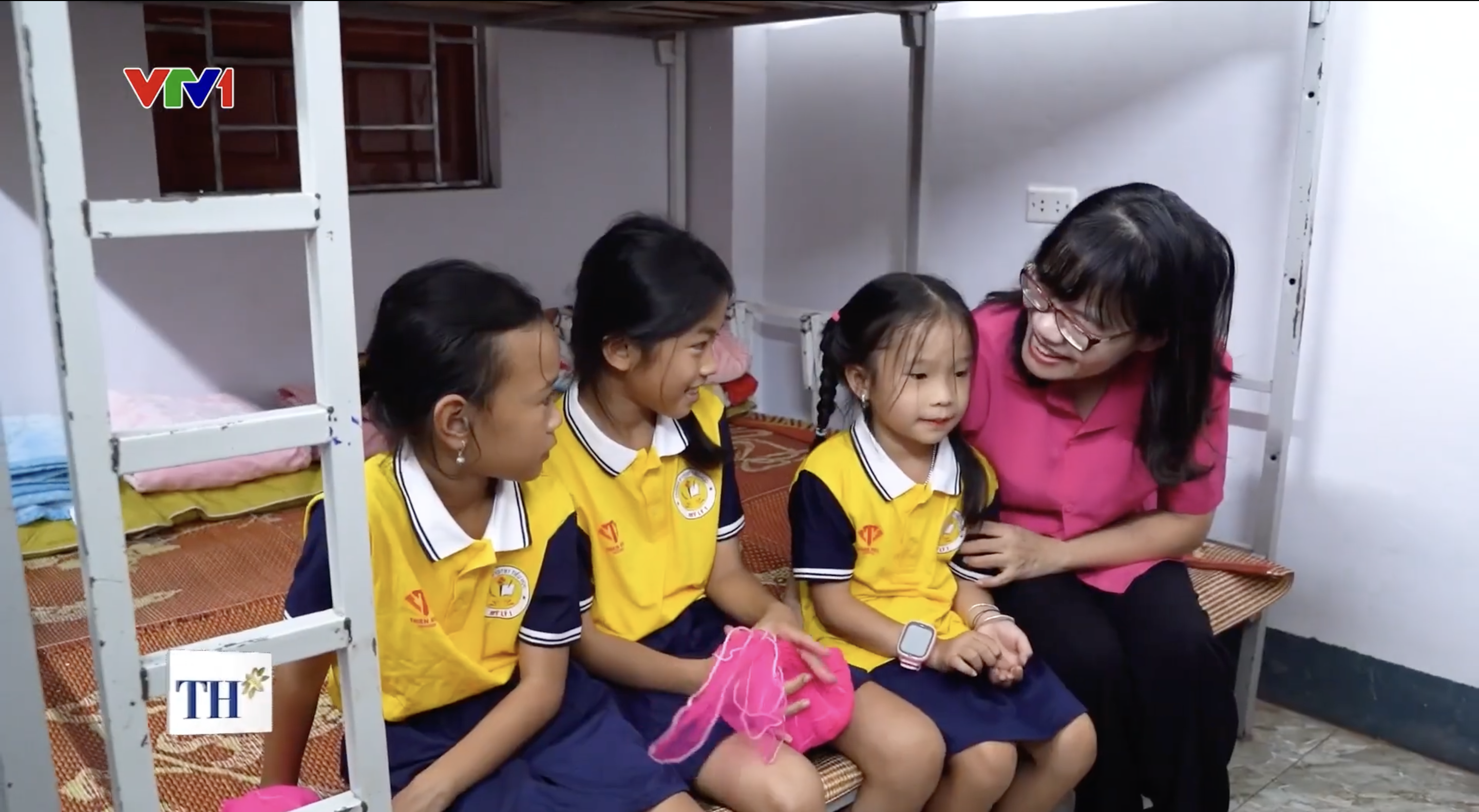 Số 15 Chương trình Vì Tầm Vóc Việt - Đảm bảo điều kiện học tập cho trẻ em vùng cao